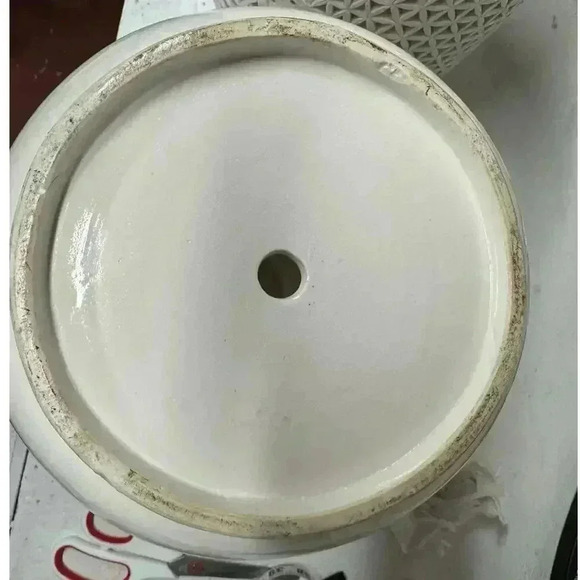 Pair of white majolica perforated Chinese Reticulated Porcelain Ceramic Vases - Picture 11 of 16